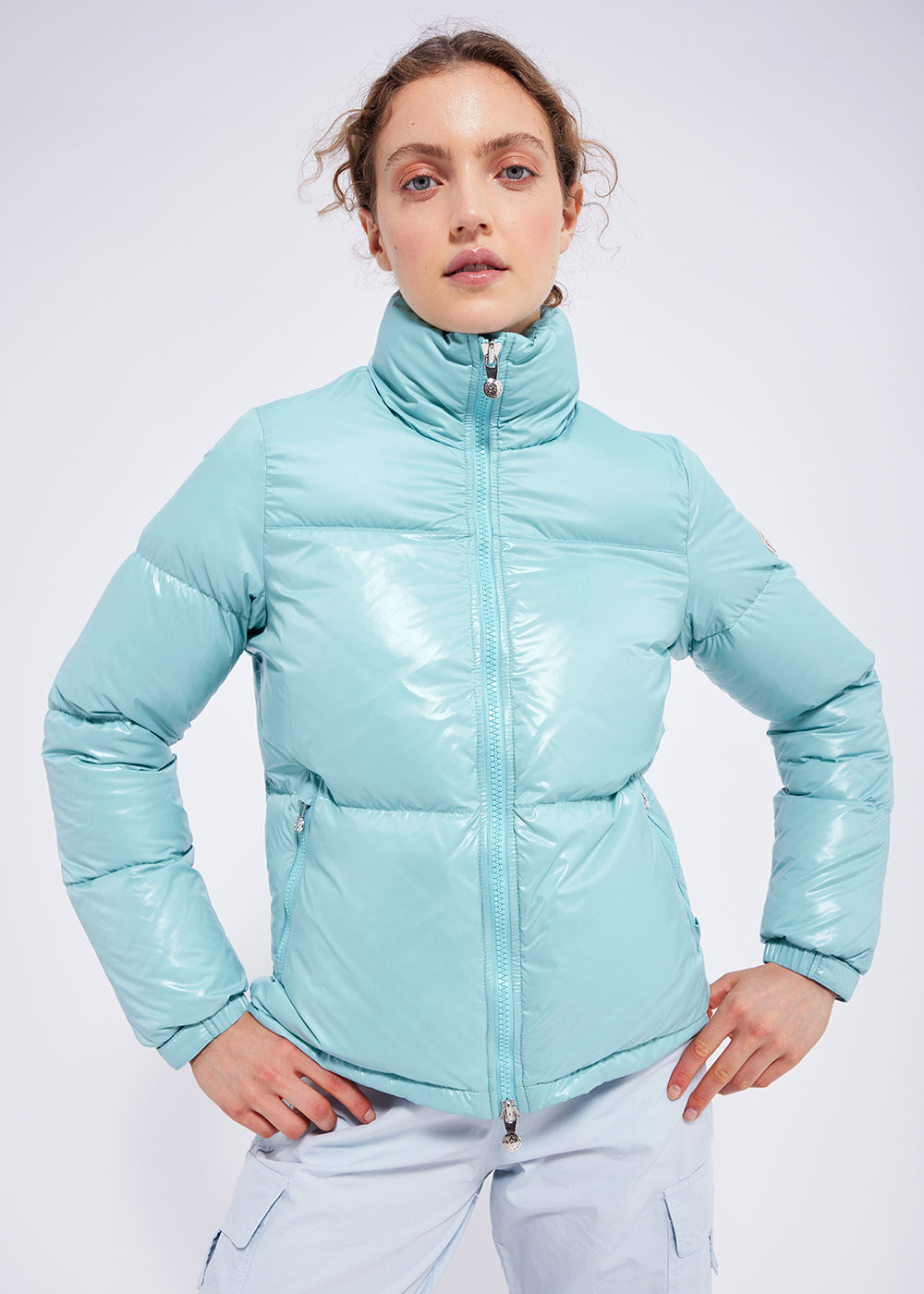 Women's Pyrenex Goldin short and shiny down jacket aquifer