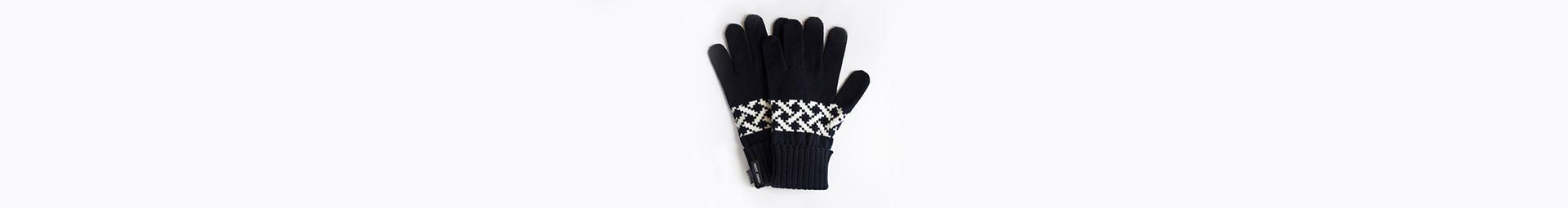 Mens scarfs and gloves, French design | Pyrenex