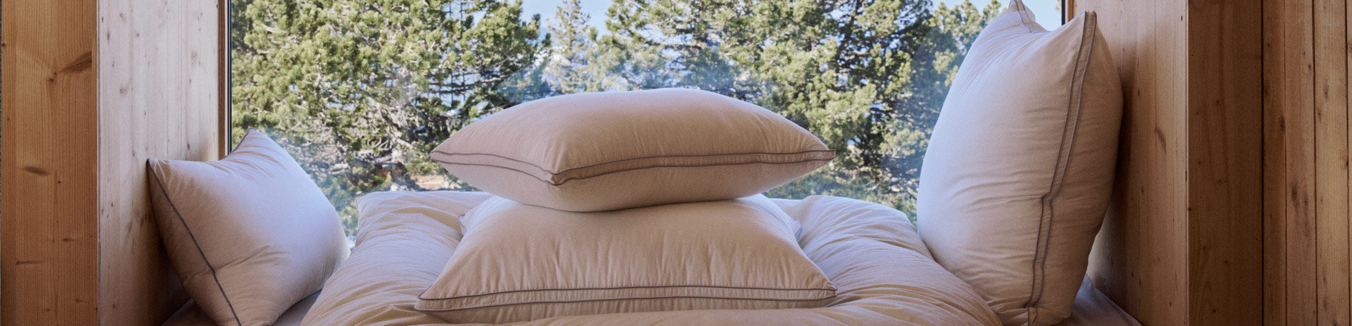 Down pillows vs synthetic pillows: which one should you choose for a better night’s sleep?