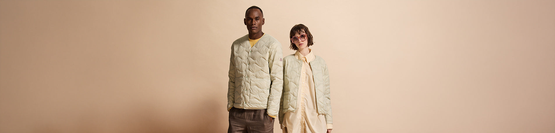 Die dünne Daunenjacke, das Übergangsstück, das (fast) Ihre gesamte Garderobe ersetzt
