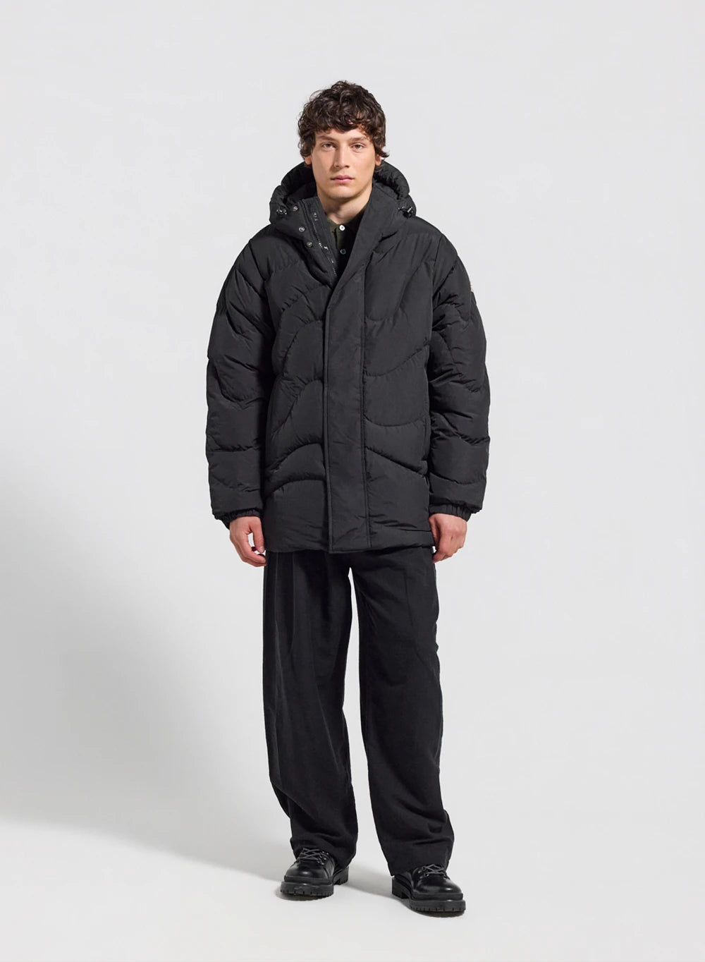 Pyrenex Mourtis men’s hooded down jacket in black-2