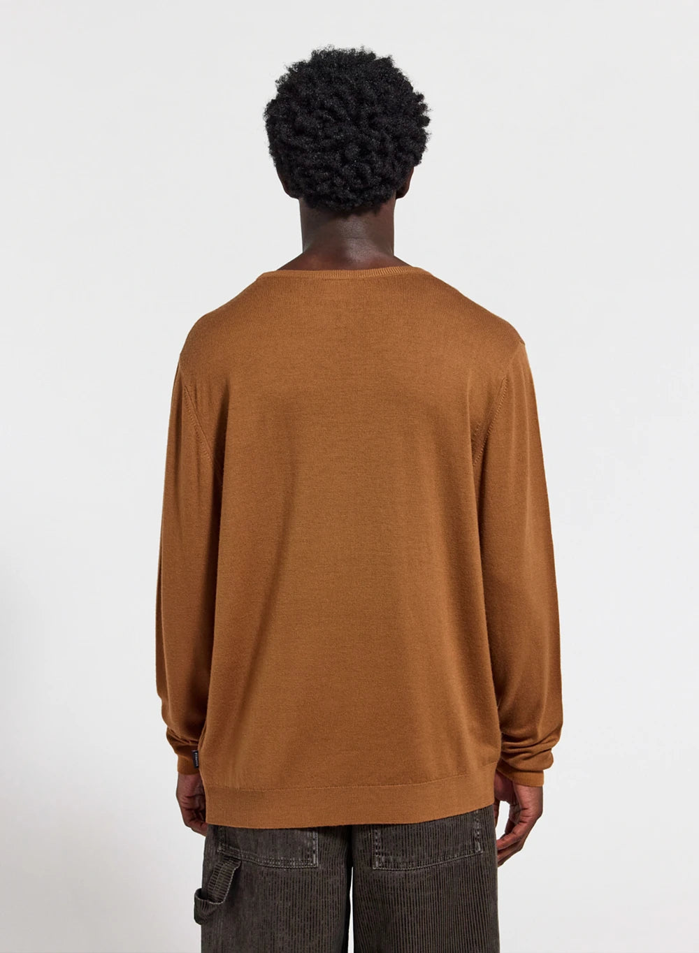 Pull fin col rond en laine mérinos homme Omhet marron-2