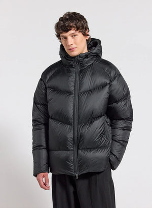 Plumífero de invierno con capucha para hombre Pyrenex Helium negro