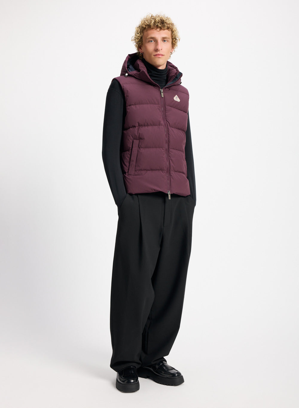 Spoutnic men's sleeveless down jacket with removable hood | Pyrenex EN