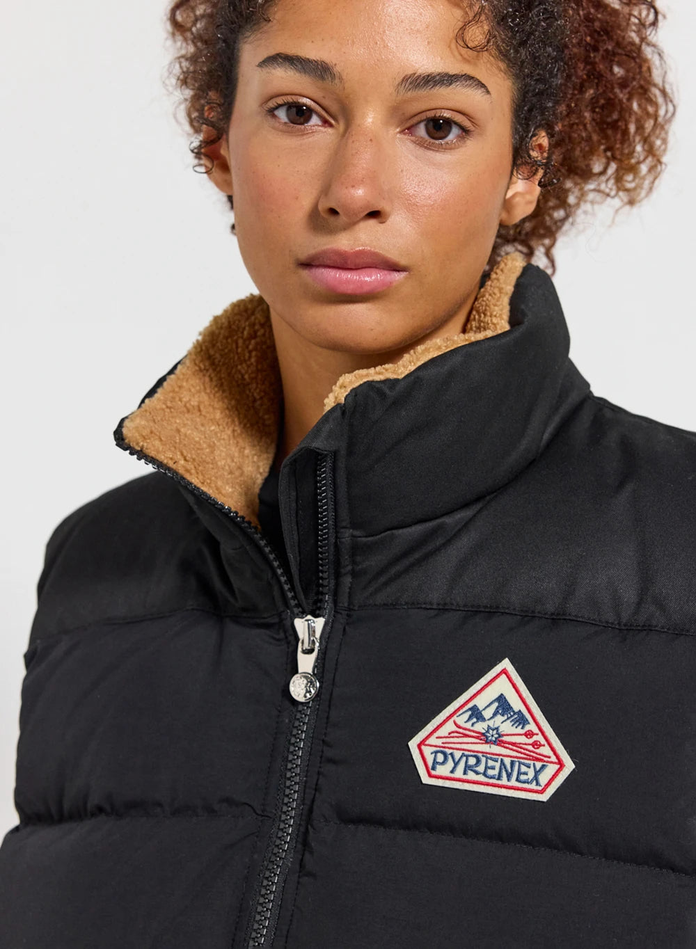 Ärmellose Daunenjacke Pyrenex Retro John schwarz Damen