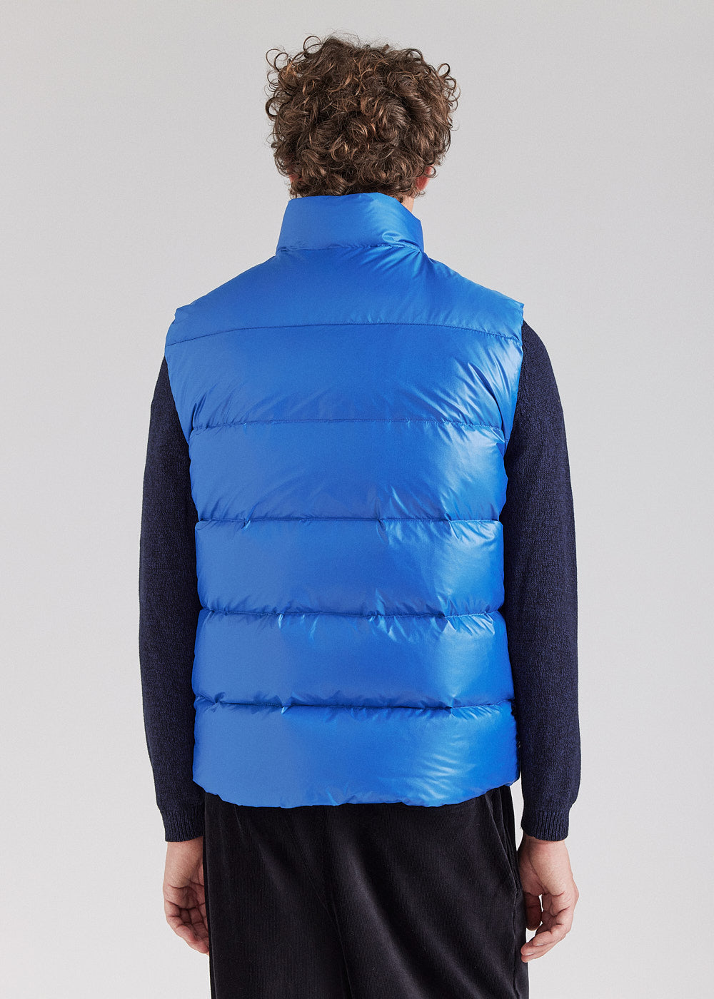 Pyrenex John Adriatic unisex sleeveless down jacket-5