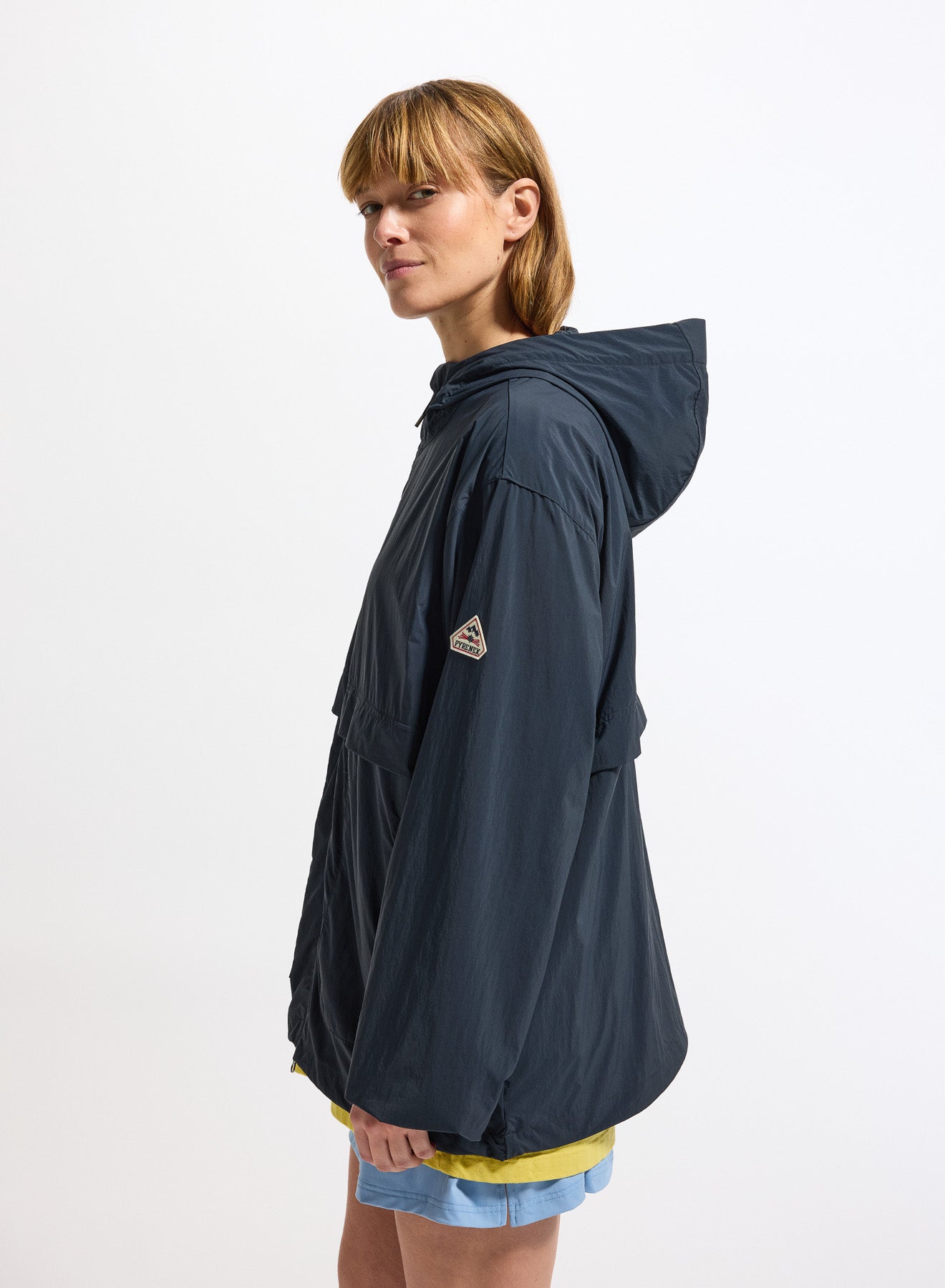 Coupe-vent femme à capuche Pyrenex Soulere bleu foncé