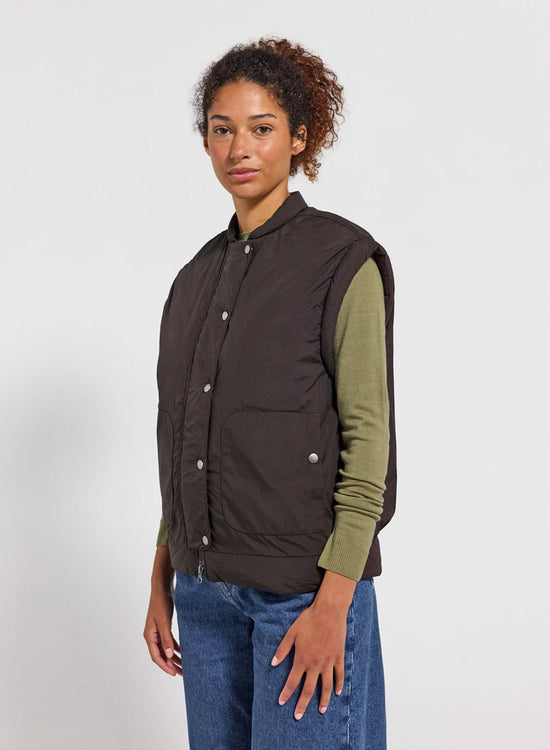 Lightweight sleeveless women's down jacket Pyrenex Ritzy dark brown
