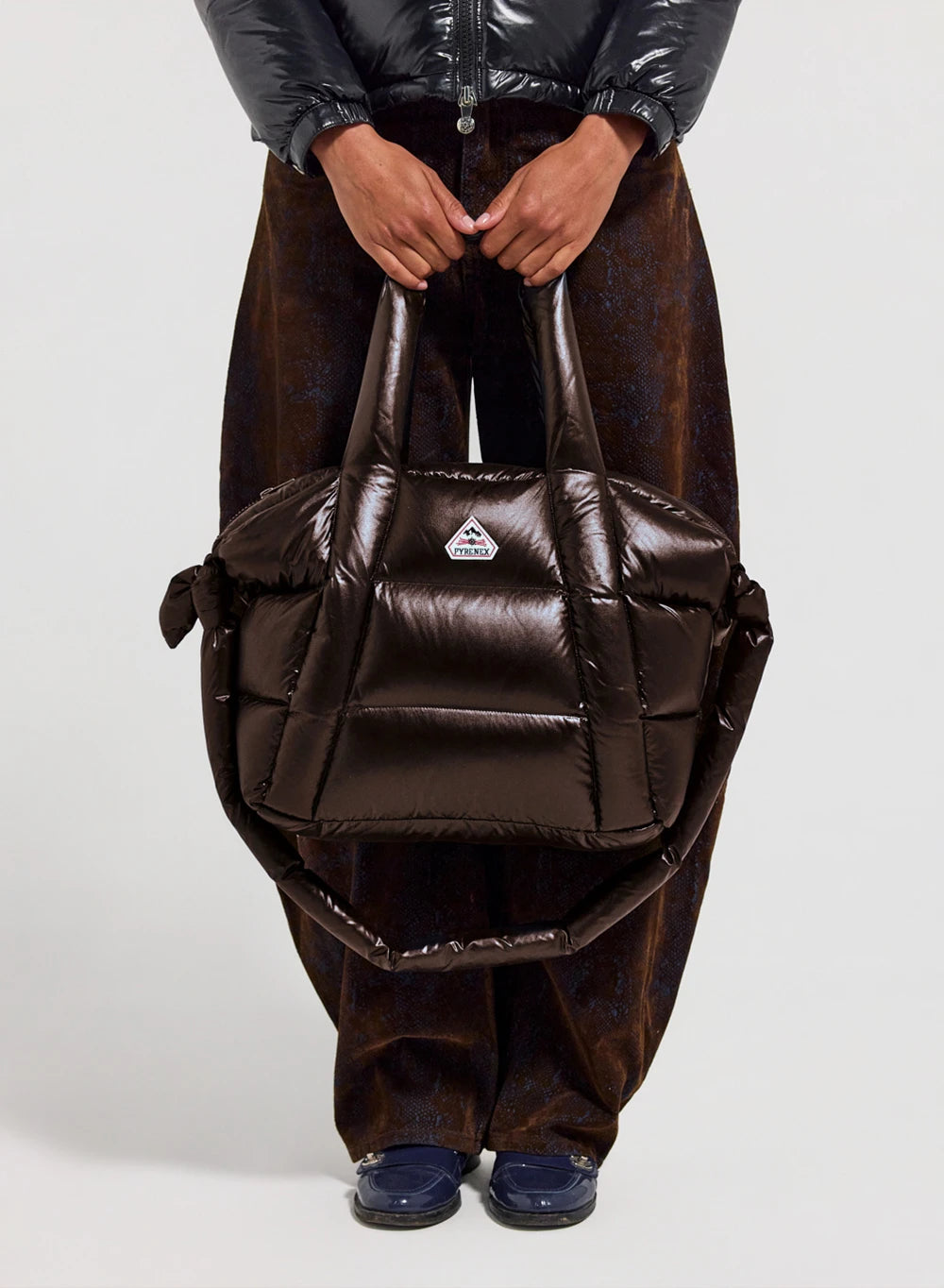 Sac cabas matelassé en duvet Hollow marron foncé-1