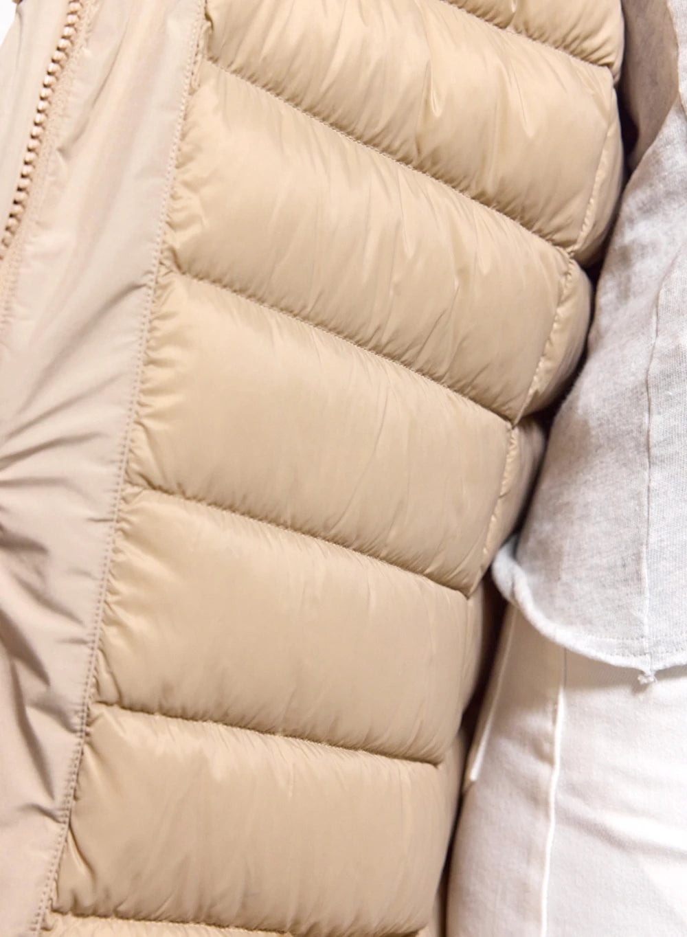 Parka imperméable femme Pyrenex Easy beige en duvet naturel