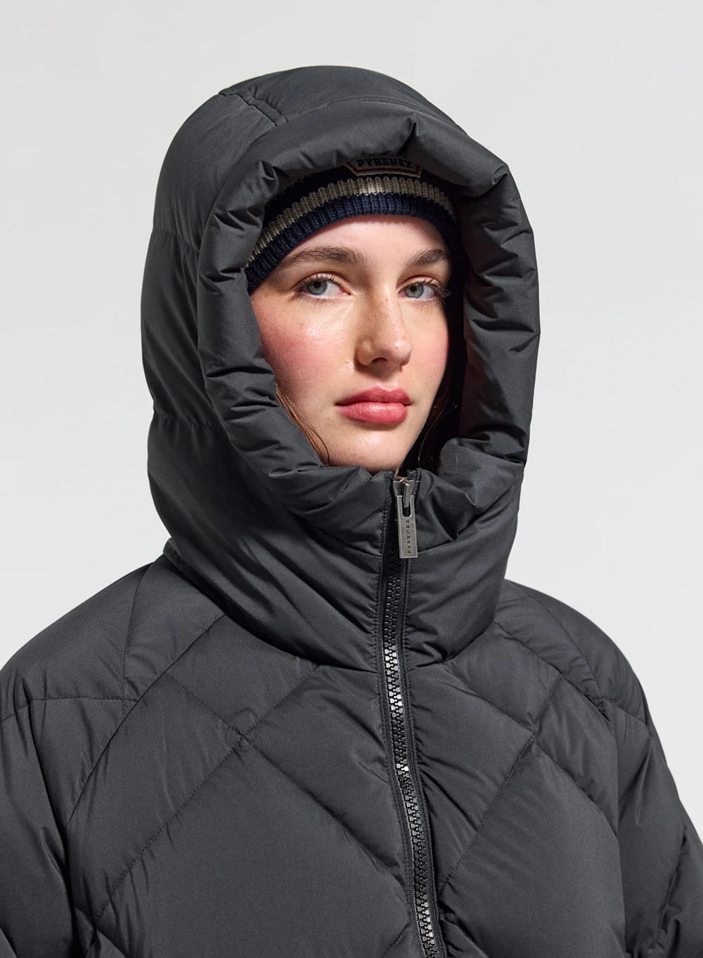 Doudoune longue à capuche femme Pyrenex Adele Parka noire