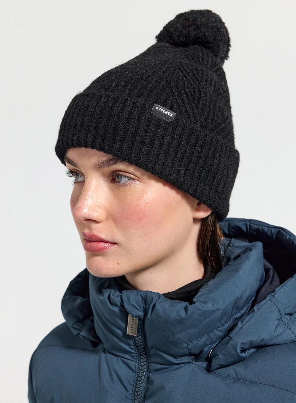 Mütze mit Bommel Elur schwarz-1