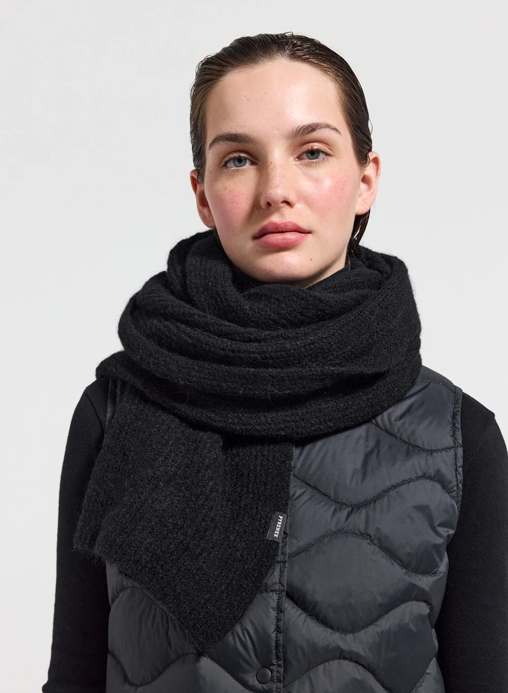 Schwarzer Warmer-Schal-1