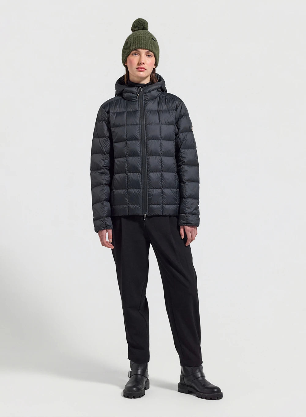 Pyrenex Sunray women's ultra-lightweight hooded down jacket in black-2