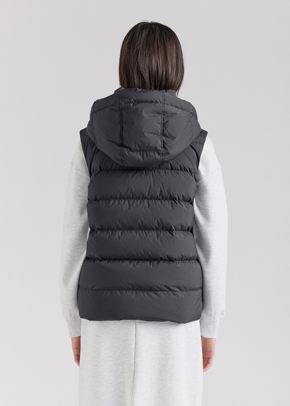 Pyrenex Spoutnic women's sleeveless down jacket with removable hood in black-4