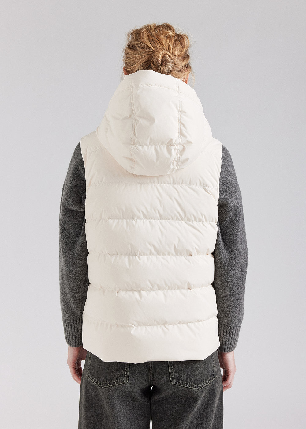 Pyrenex Spoutnic women's sleeveless down jacket with removable hood chalk-4