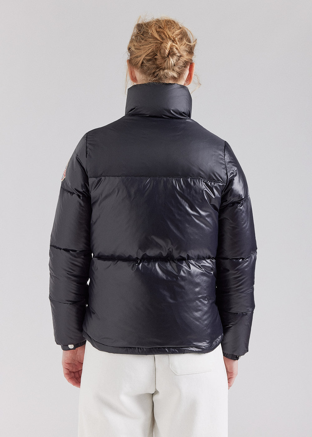 Women's Pyrenex Goldin short and shiny down jacket black