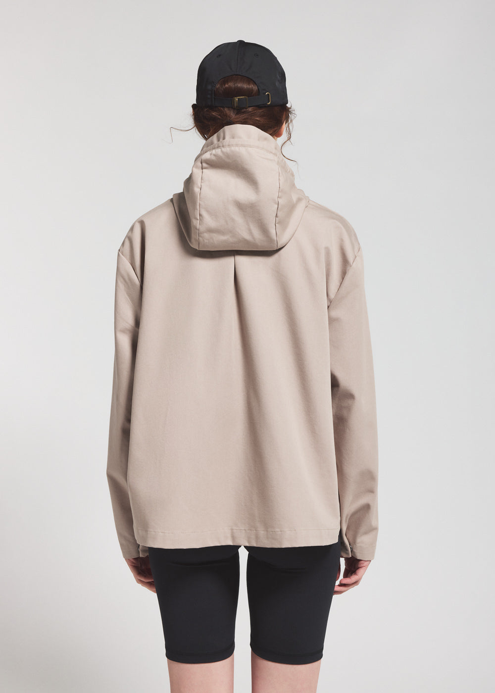 Veste légère avec des poches et une capuche détachable - Noir - Taille 40-64 Veste légère avec des poches et une capuche détachable - Noir - Taille 40-64