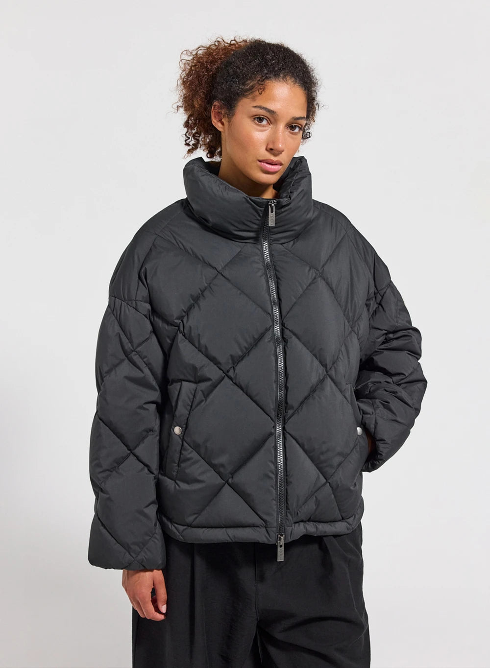 Doudoune oversize femme Pyrenex Adele avec col enveloppant noire