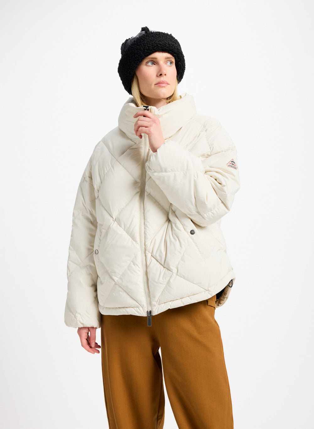 Doudoune oversize femme Pyrenex Adele avec col enveloppant blanche-1
