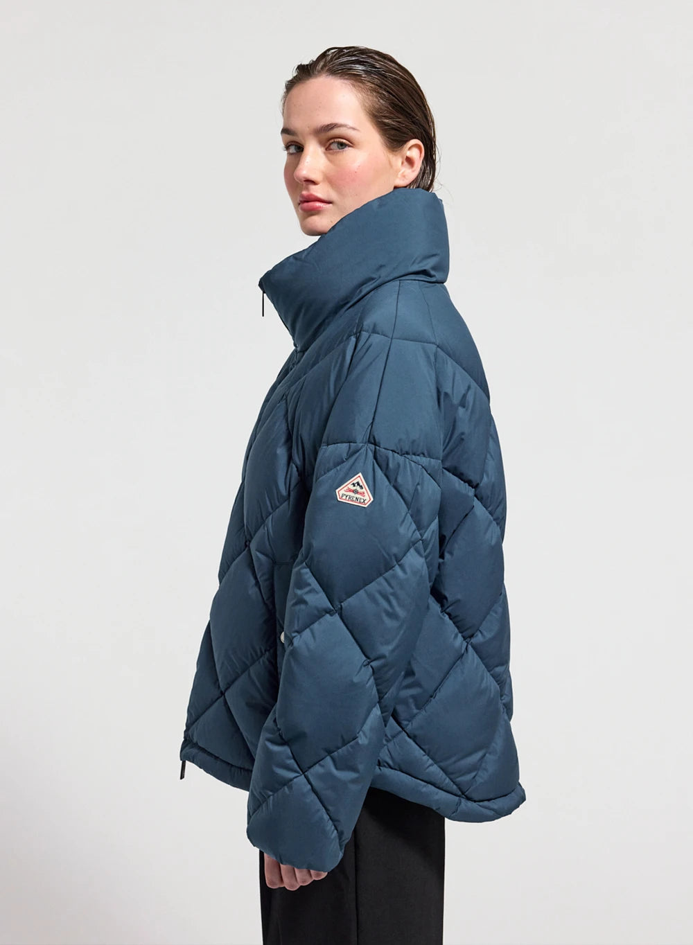 Oversize-Daunenjacke für Damen Pyrenex Adele mit umhüllendem Kragen in Petrolblau