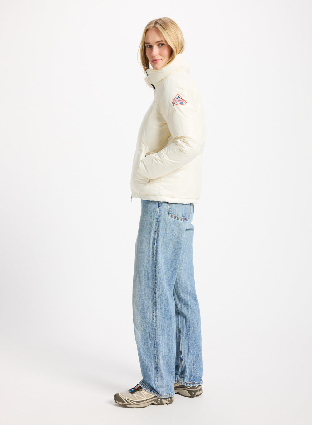 Women's Pyrenex Goldin short and shiny down jacket white-3