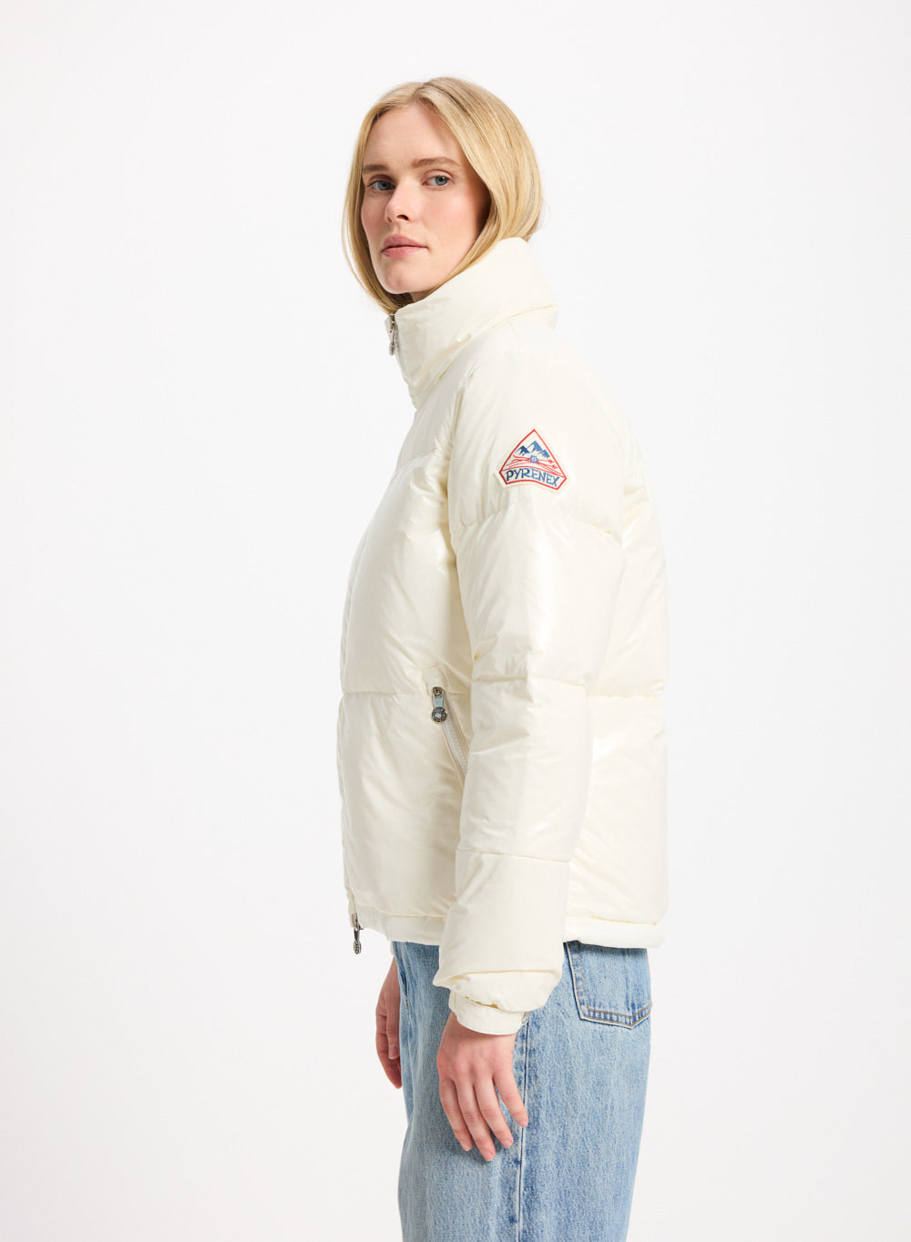 Women's Pyrenex Goldin short and shiny down jacket white-4