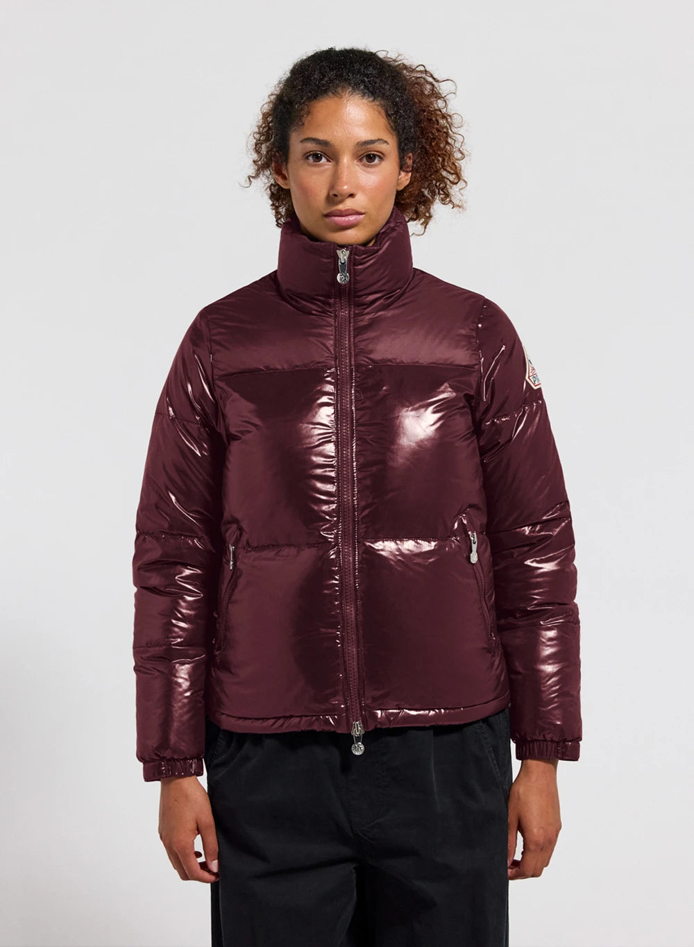 Doudoune courte et brillante pour femme Pyrenex Goldin bordeaux