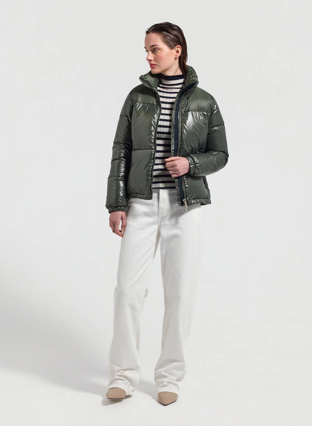 Doudoune courte et brillante pour femme Pyrenex Goldin kaki foncé-2