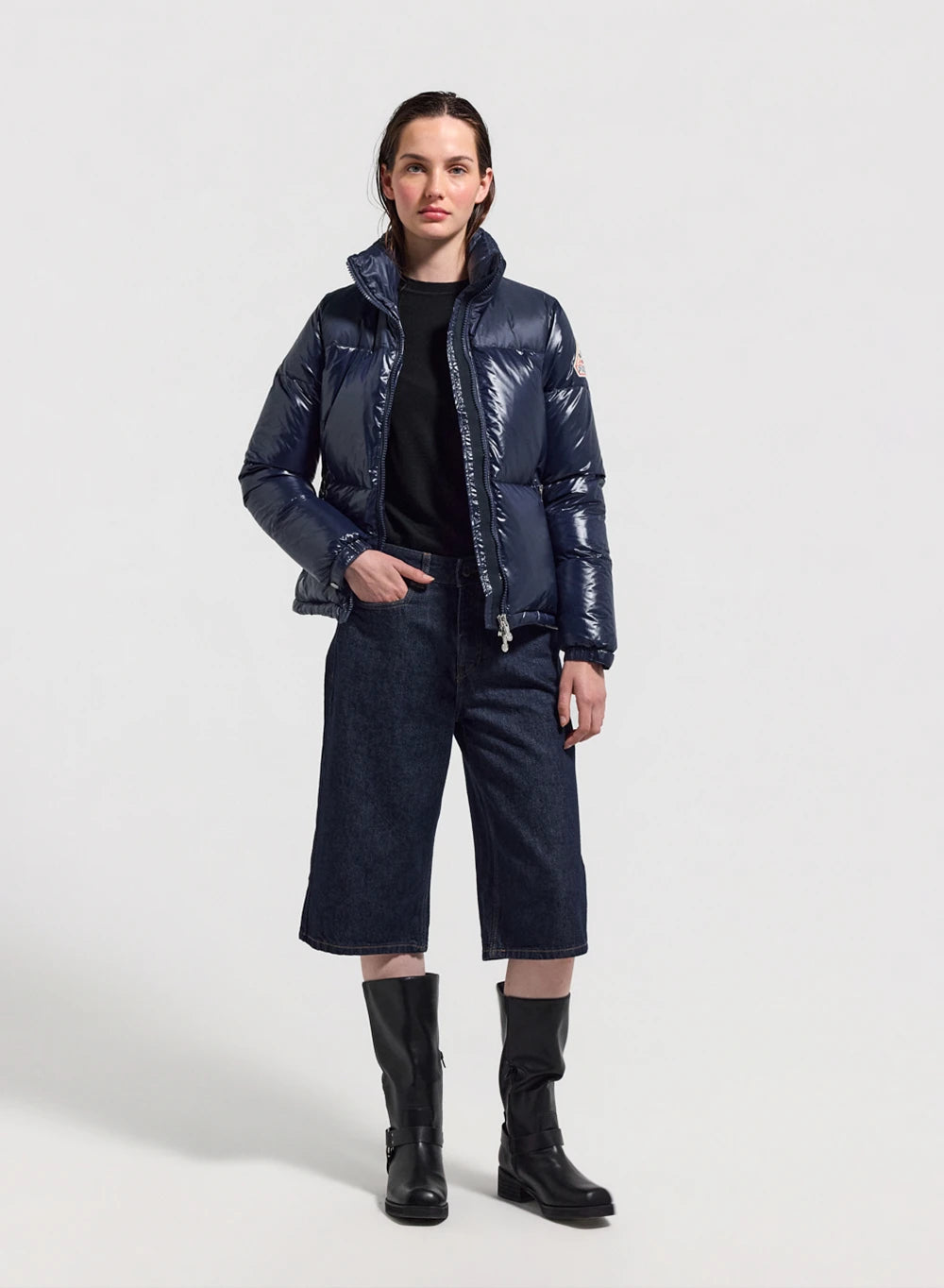 Doudoune courte et brillante pour femme Pyrenex Goldin Amiral-2