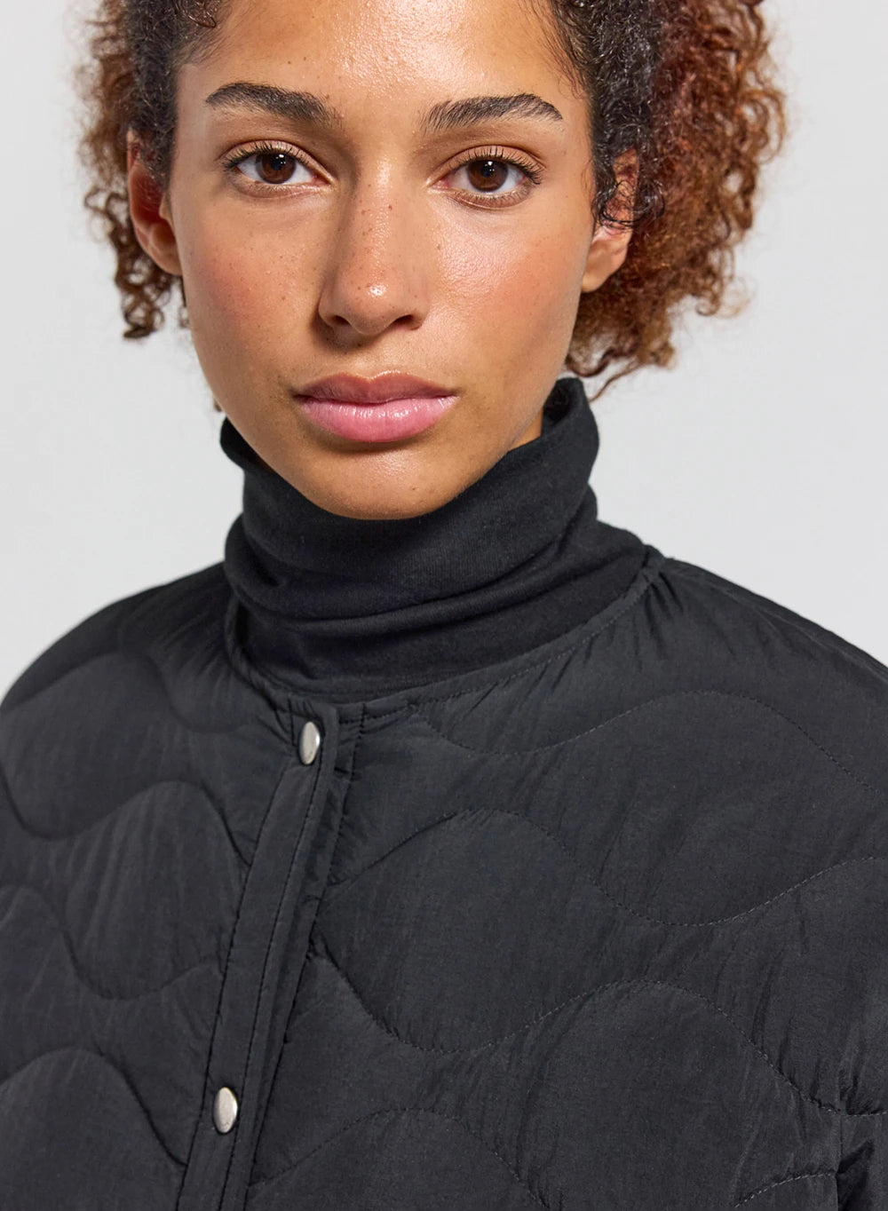 Leichte Daunenjacke für Damen Pyrenex Sienna schwarz