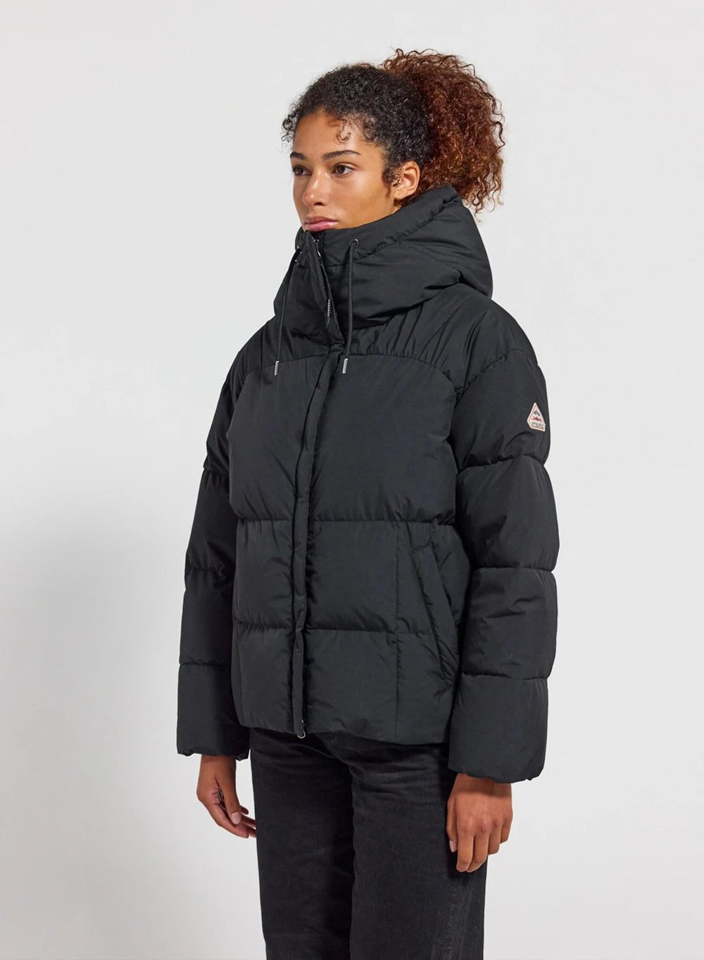 Doudoune femme Pyrenex Harmonie à capuche enveloppante noire