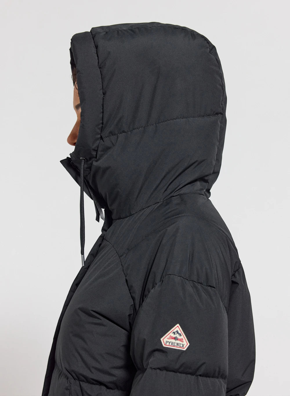 Doudoune femme Pyrenex Harmonie à capuche enveloppante noire