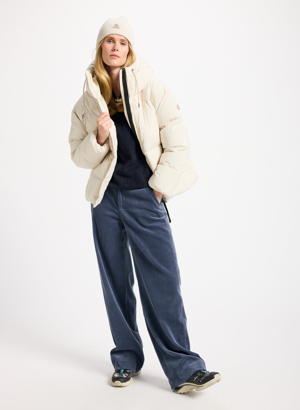 Doudoune femme Pyrenex Harmonie à capuche enveloppante beige clair-2