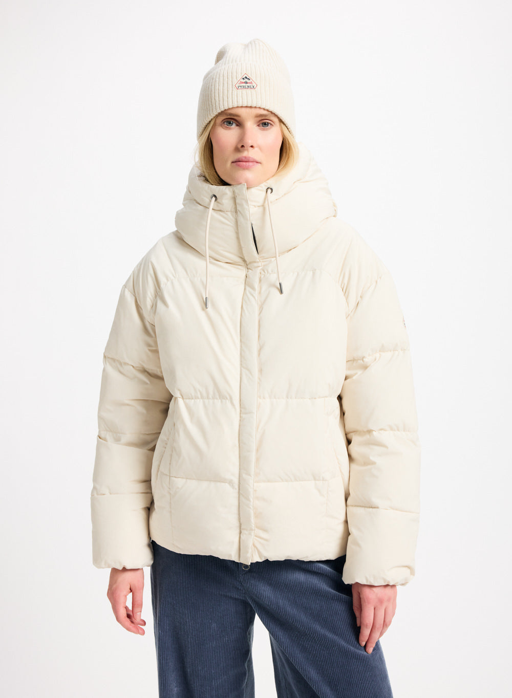 Doudoune femme Pyrenex Harmonie à capuche enveloppante beige clair-1