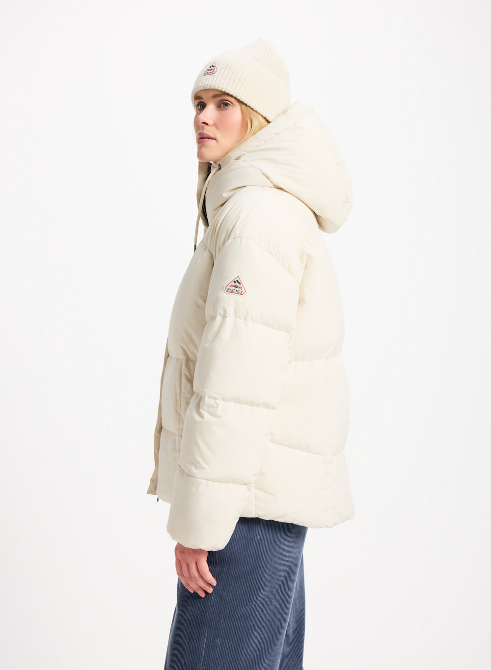 Doudoune femme Pyrenex Harmonie à capuche enveloppante beige clair-3