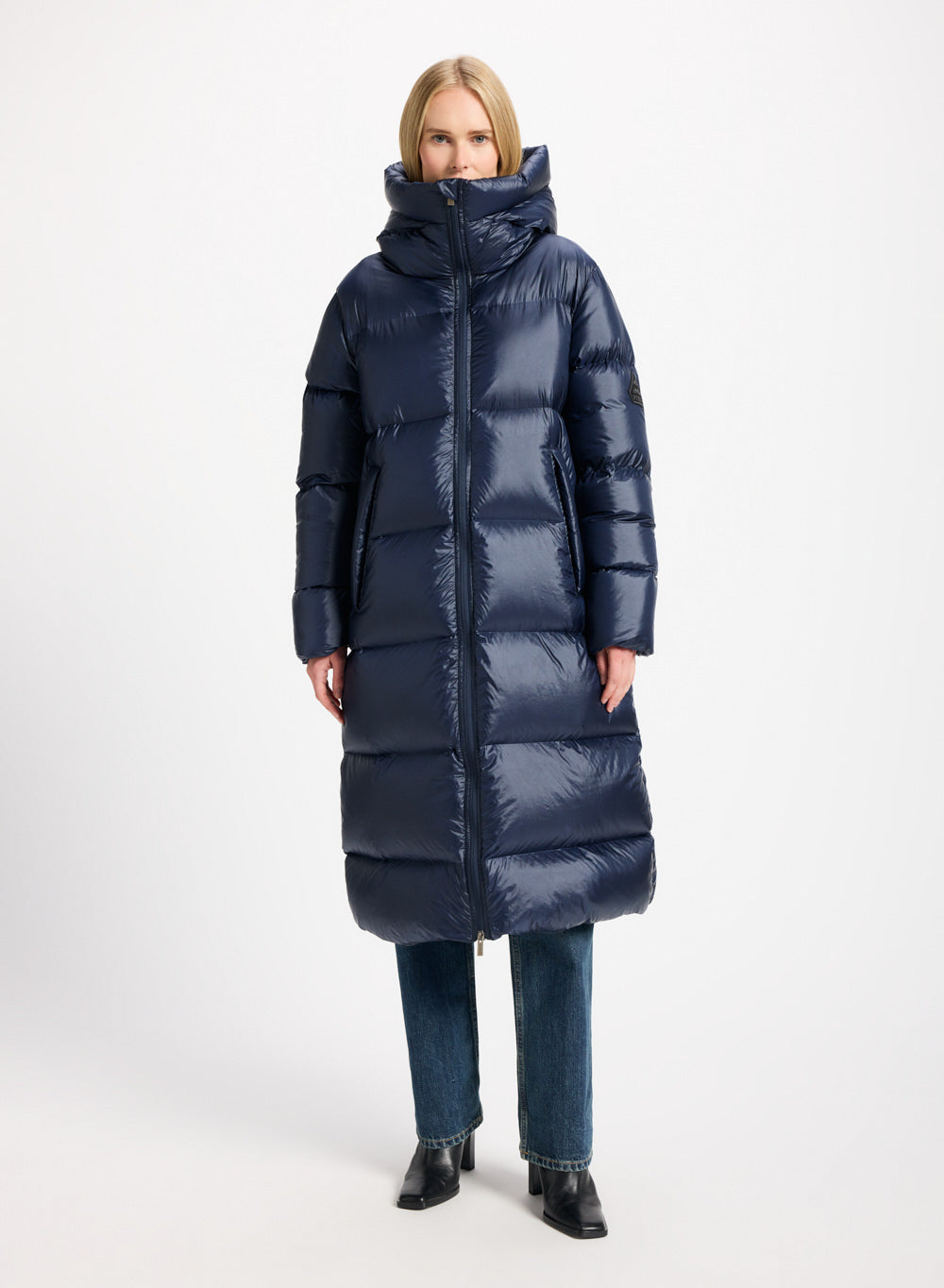 Long down jacket made in France for women in natural down Oriela