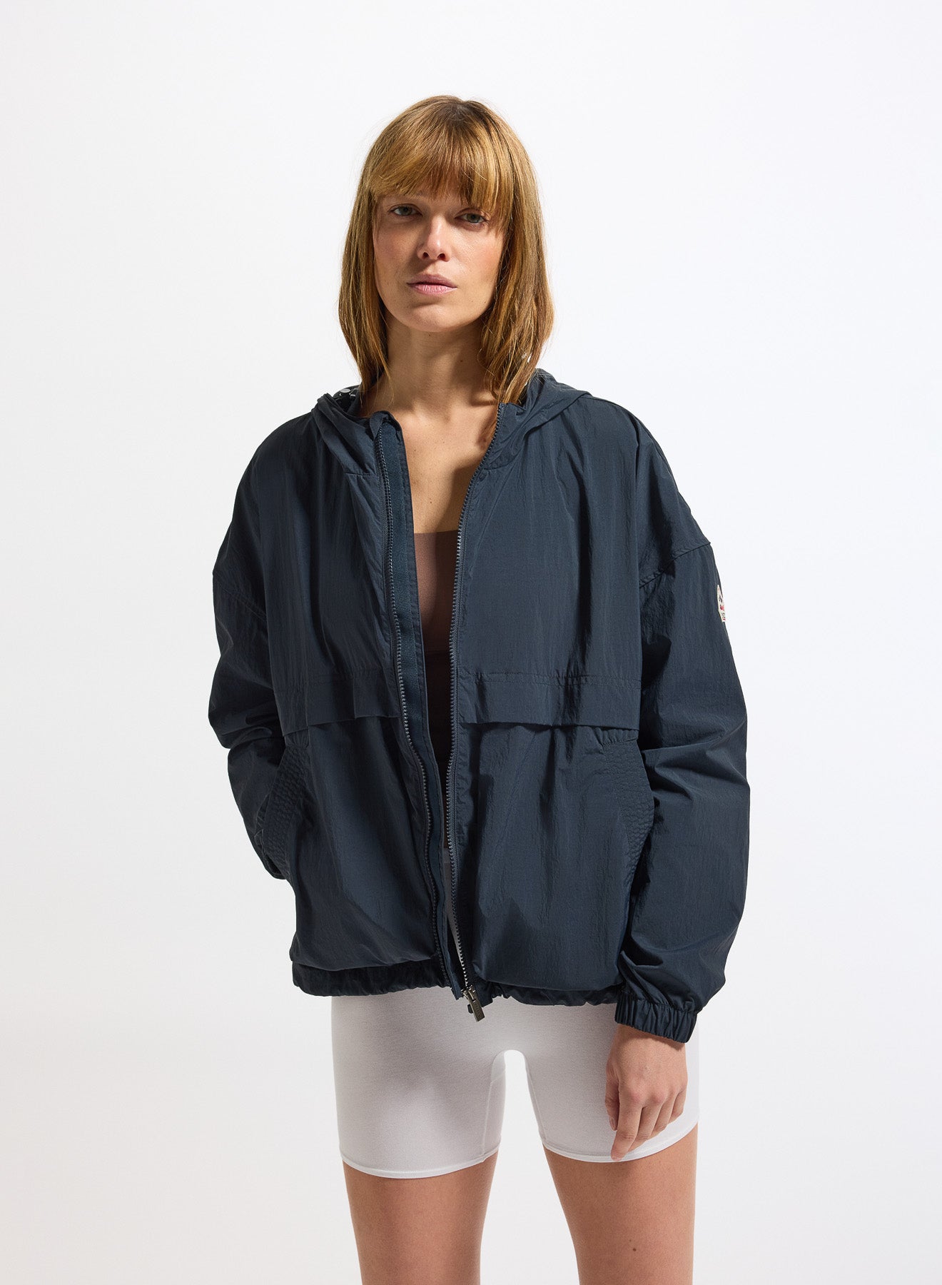 Coupe-vent court femme en tissu recyclé Pyrenex Yoko Deep ink-1