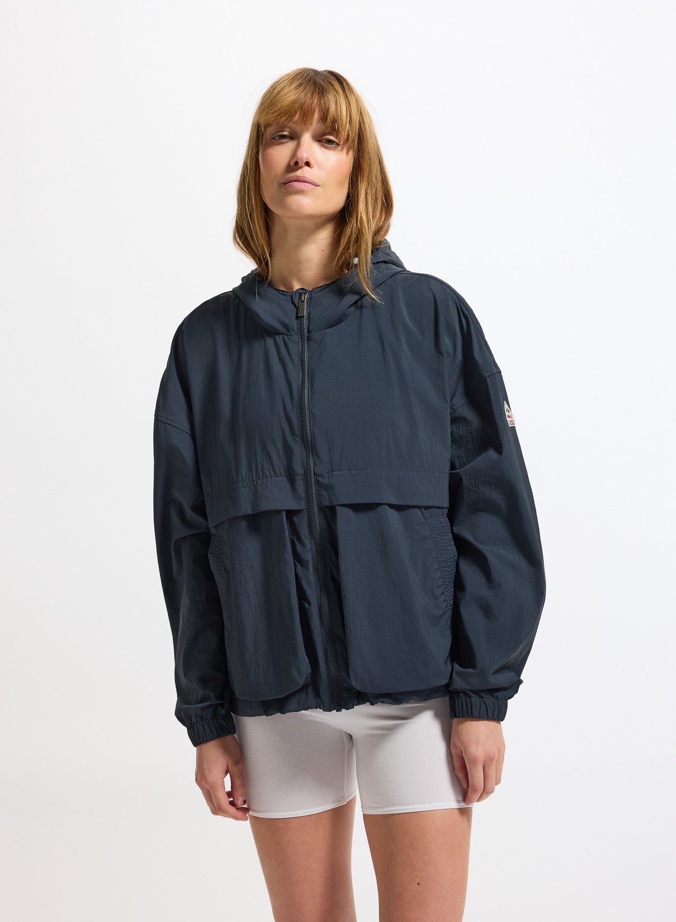 Coupe-vent court femme en tissu recyclé Pyrenex Yoko Deep ink