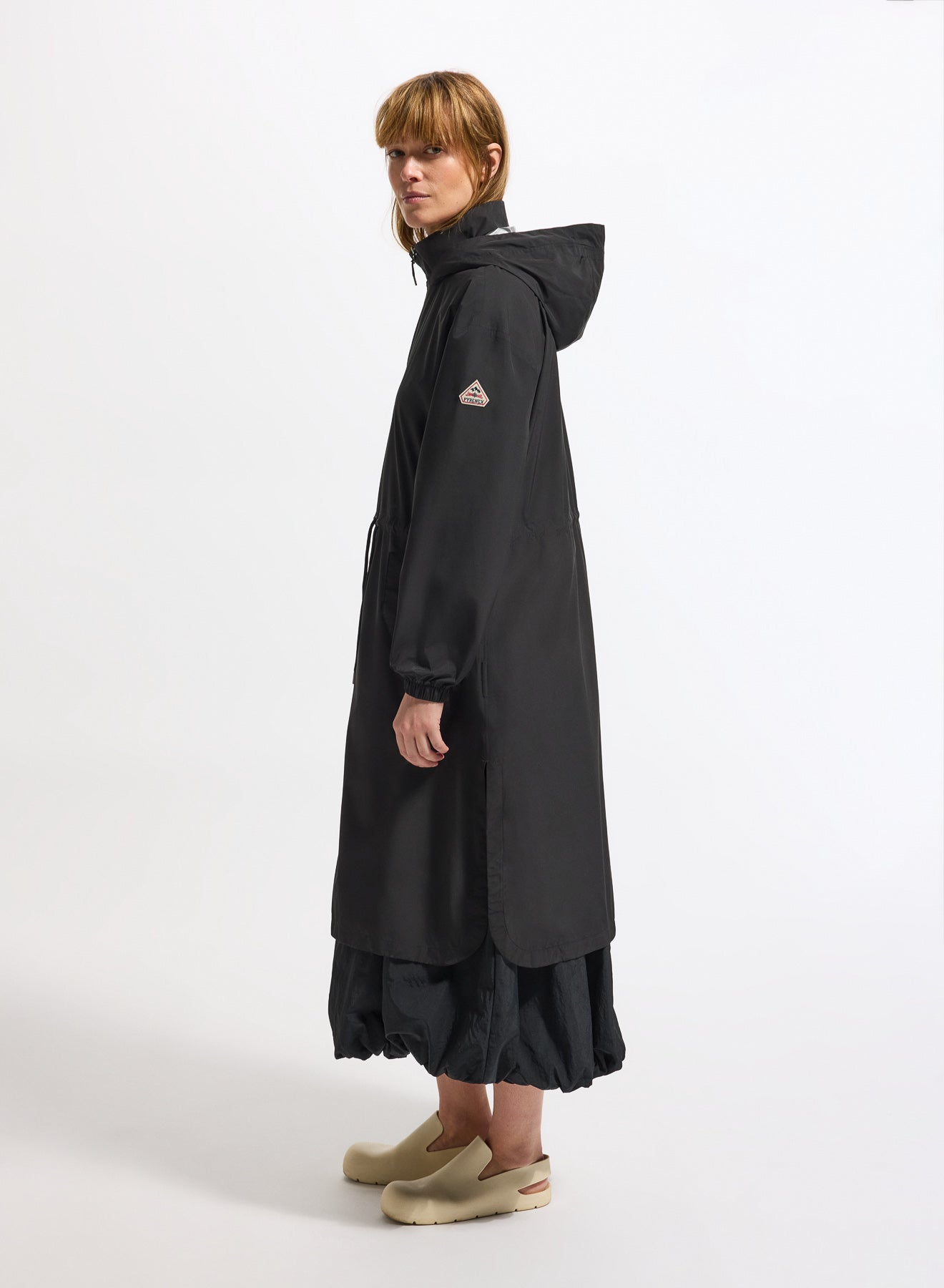 Parka longue imperméable femme à capuche Pyrenex Gemme noire-4