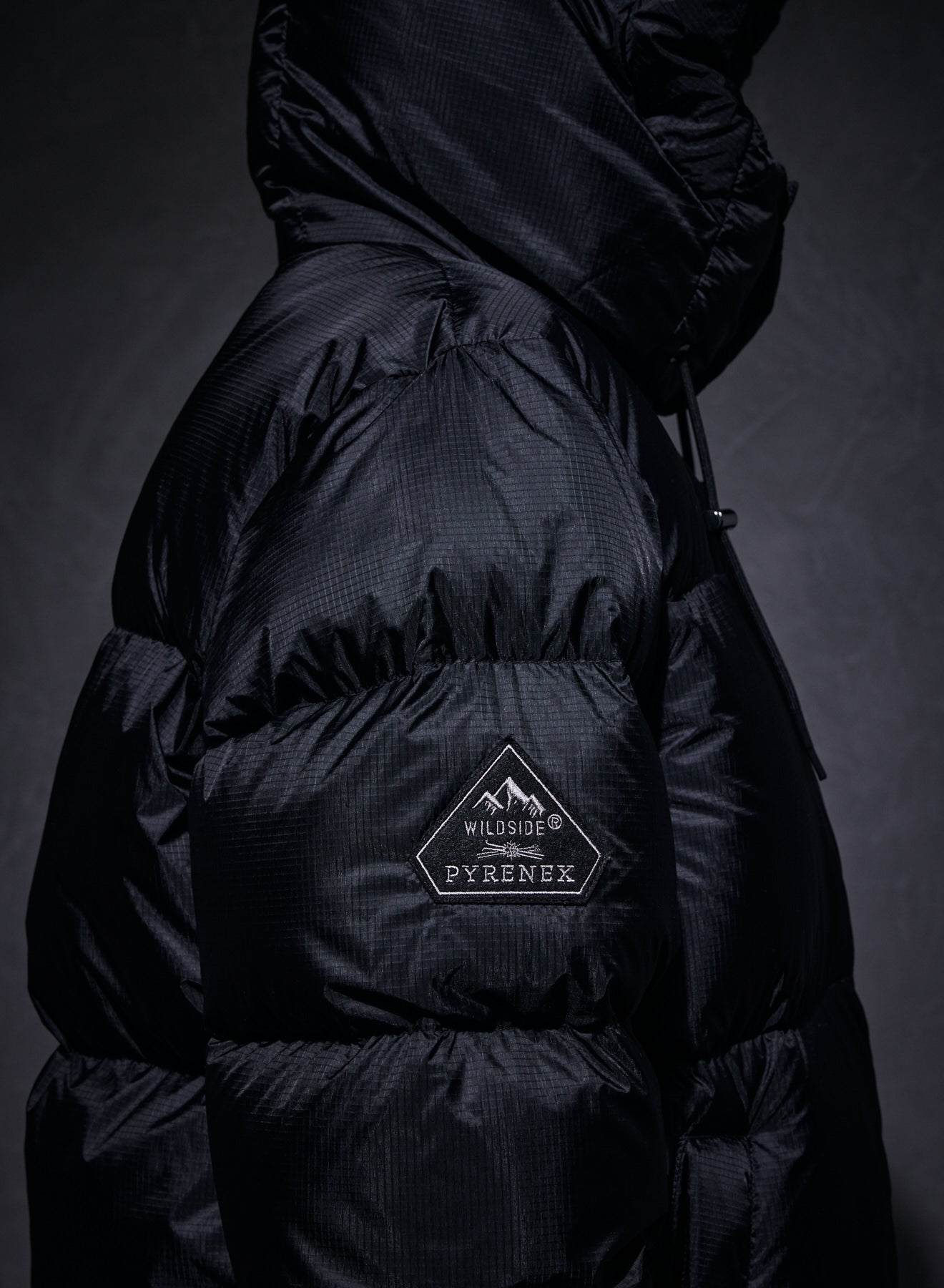 Shift Hooded Ripstop Pyrenex x Wildside unisex jacket in black(è