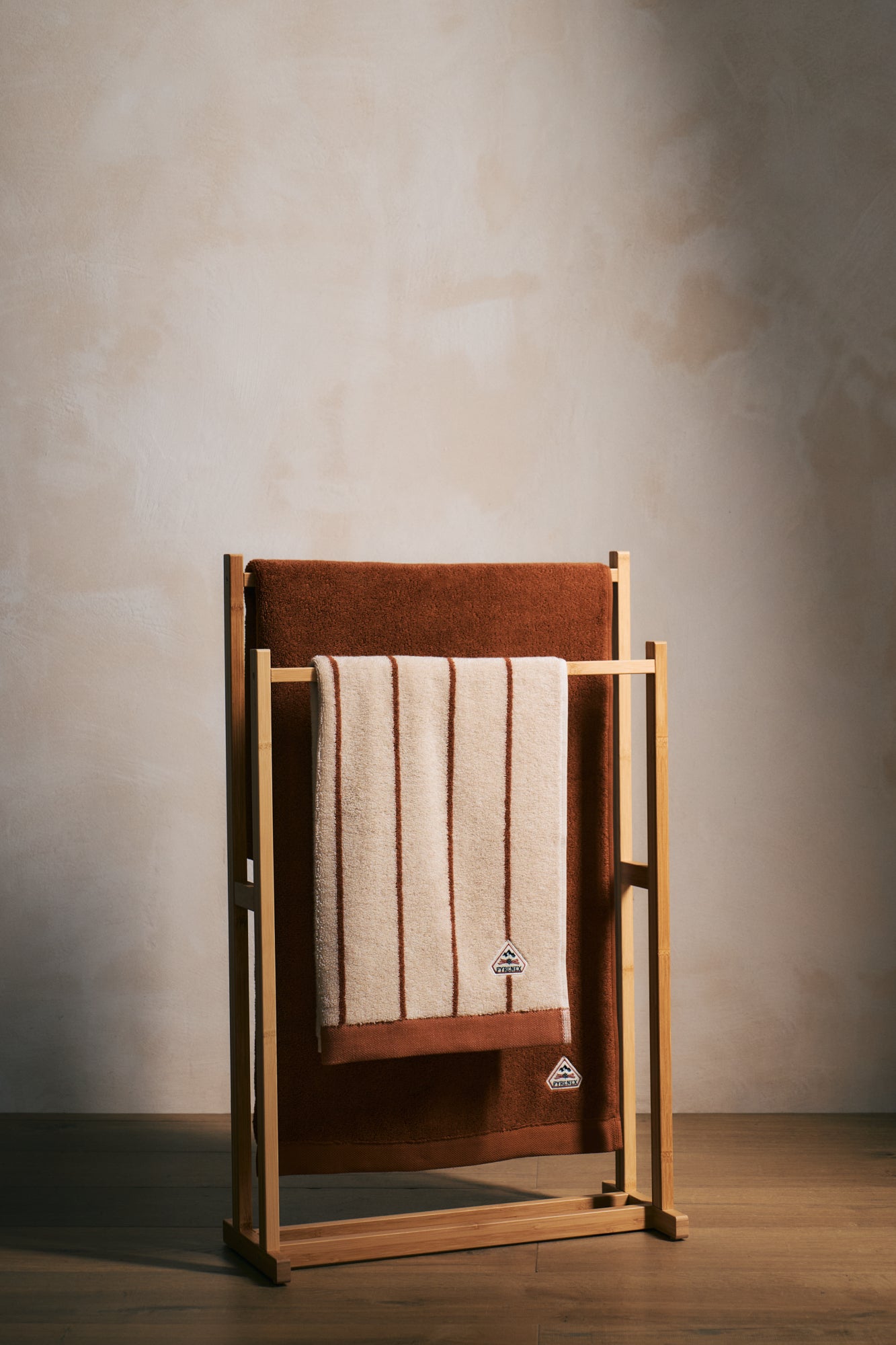 Yumi white striped towel-1