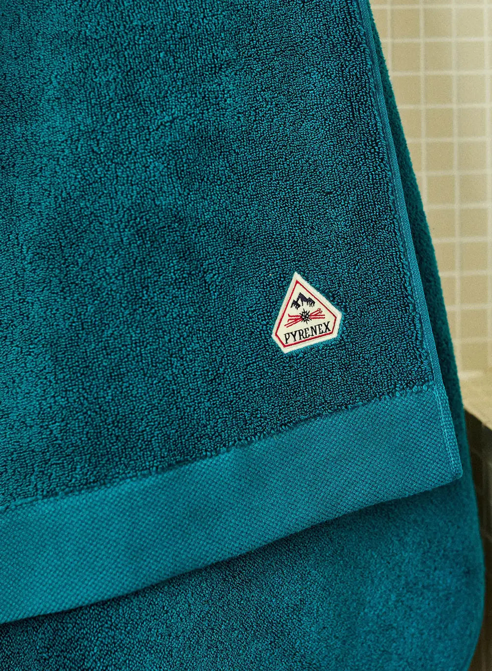 Serviette de toilette bleu paon Hana-2