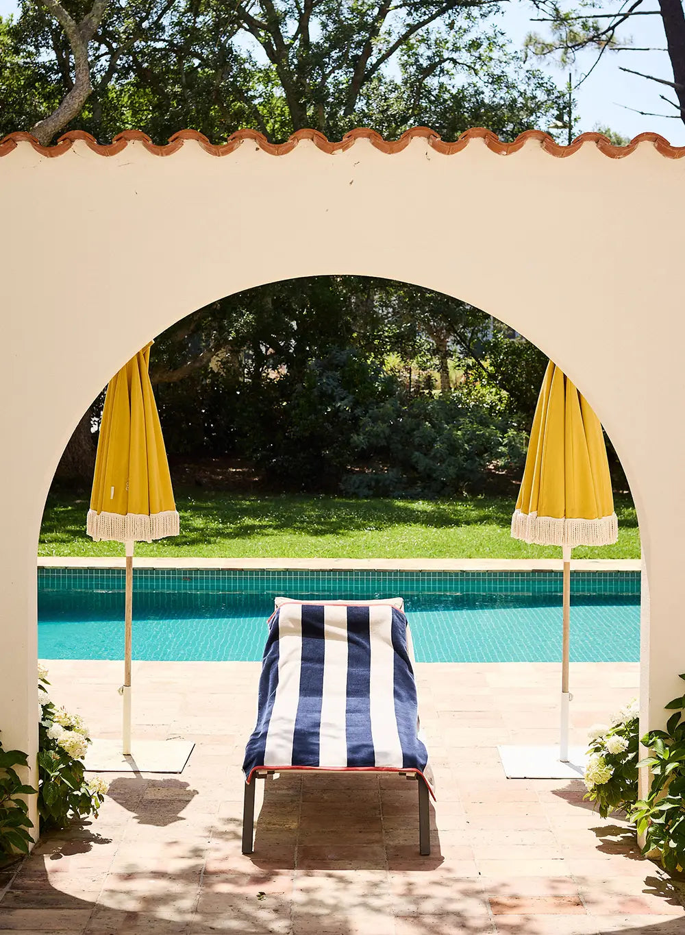 Drap de plage Sora 100% coton rayures tissées bleu