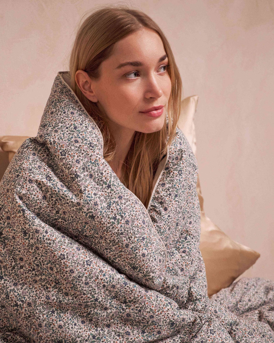 Lisa reversible floral and linen bed runner-1