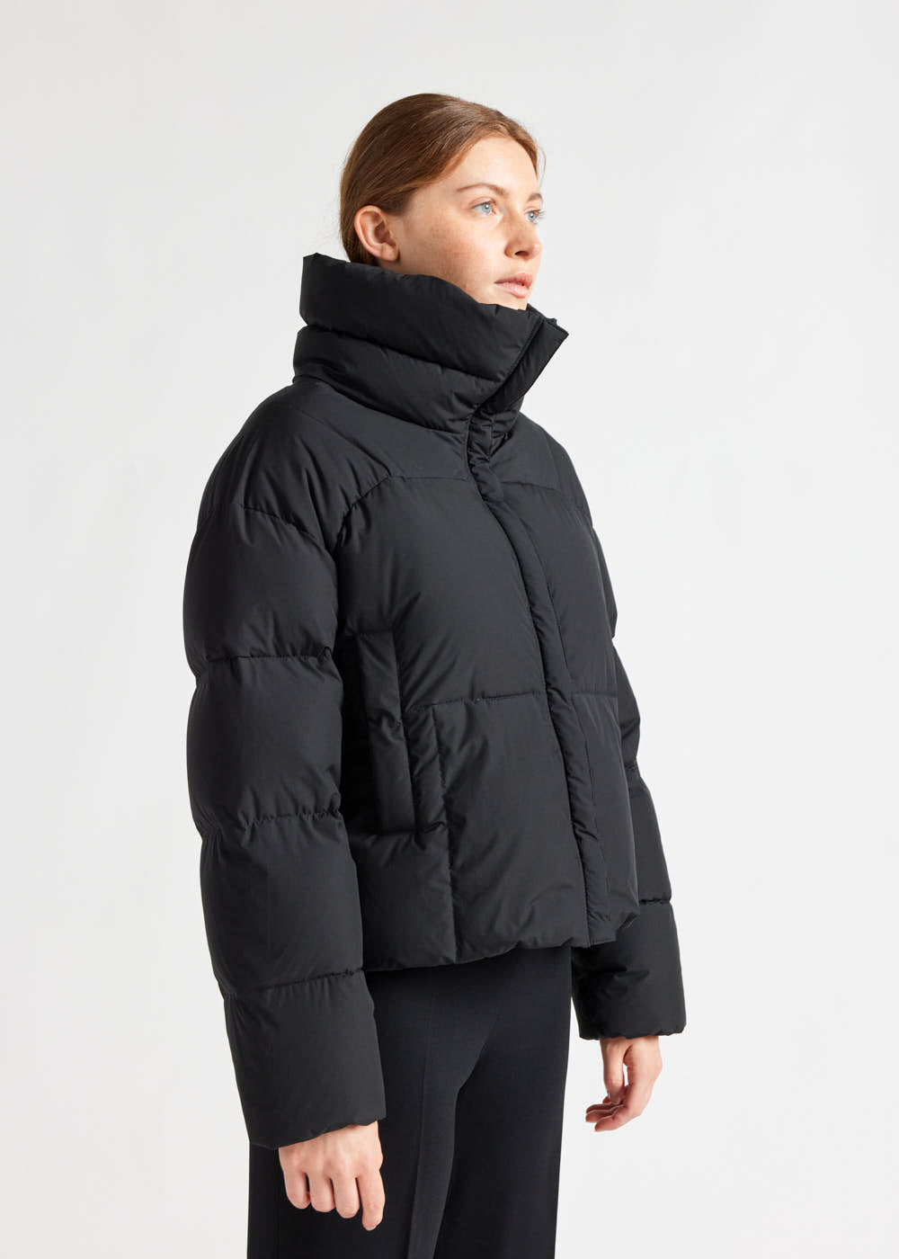 Women's Pyrenex Harmonie Crop short down jacket black-4