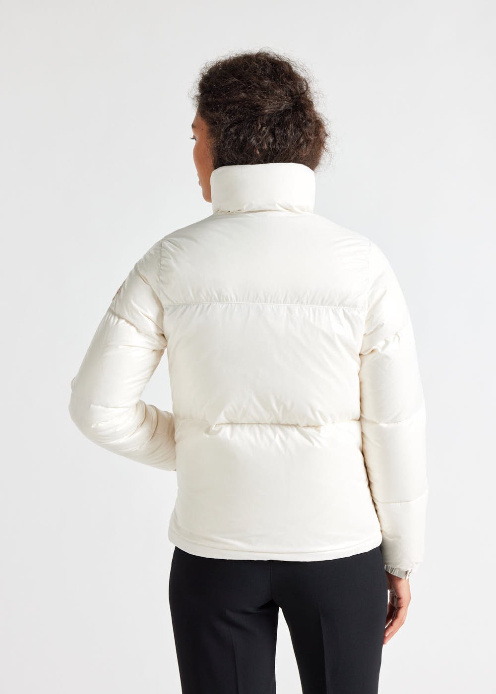 Kurze, glänzende Daunenjacke für Damen Pyrenex Goldin Milk-4