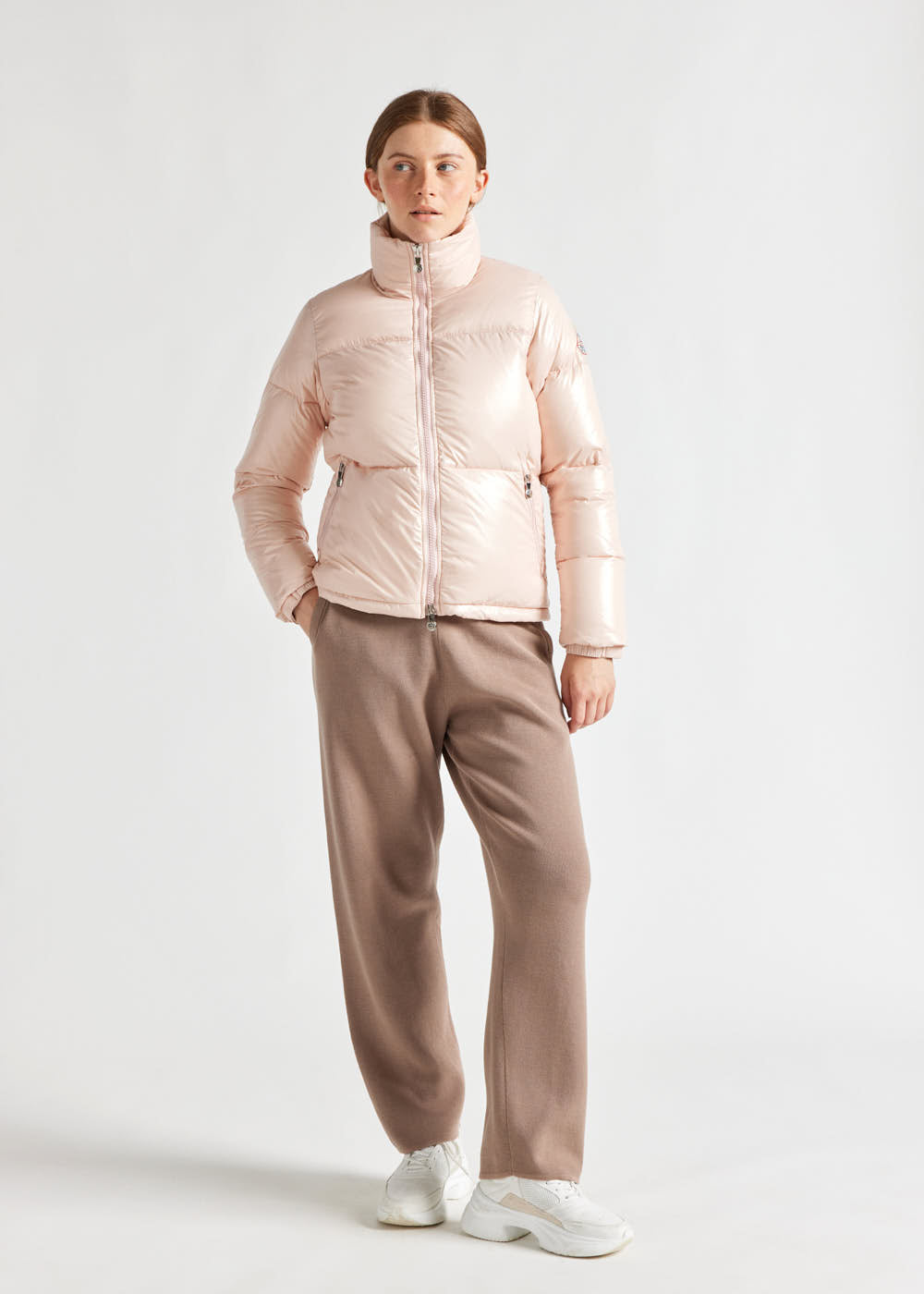 Kurze, glänzende Daunenjacke für Damen Pyrenex Goldin Peach Whip-1