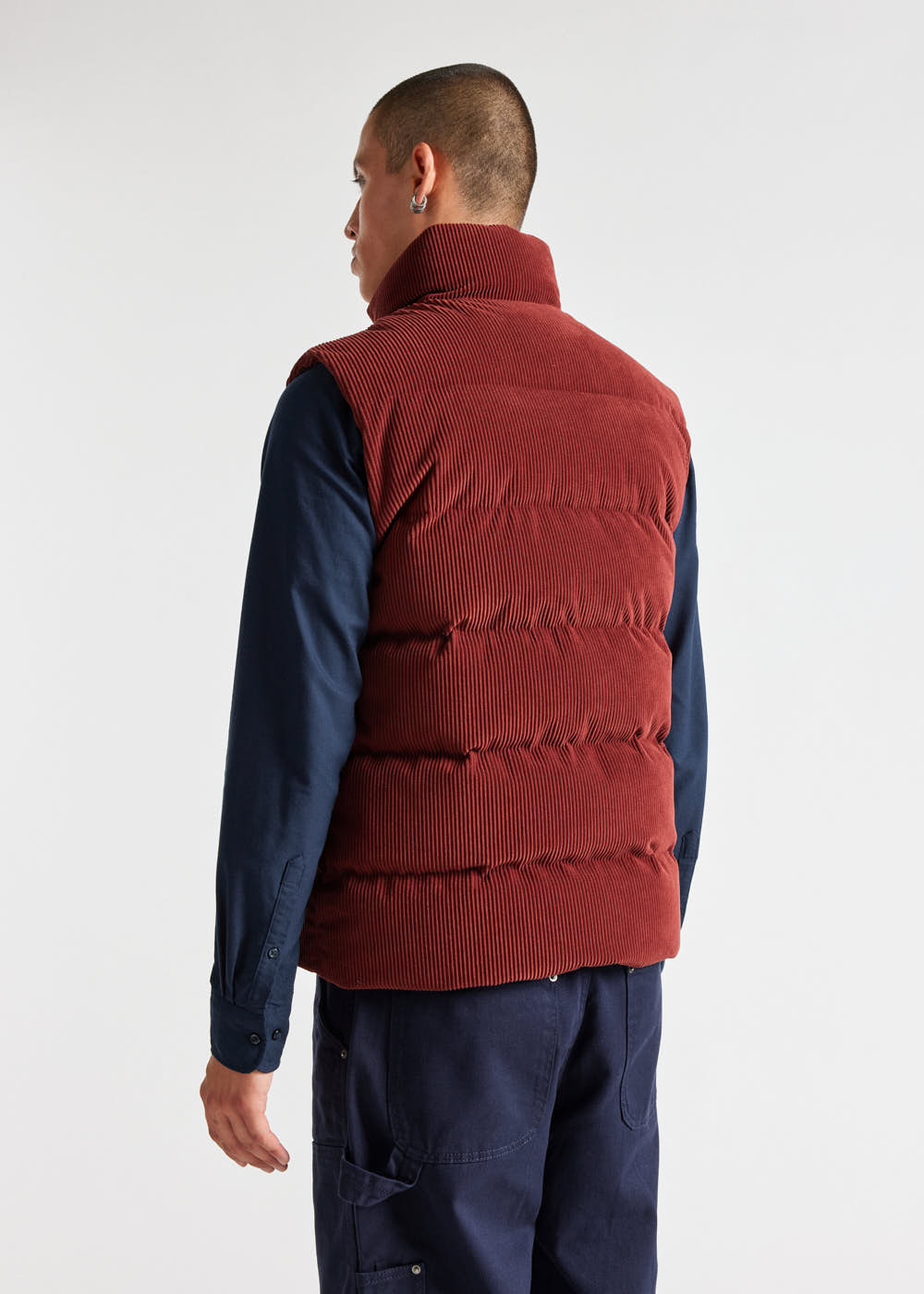 Pyrenex John unisex down vest in ribbed velvet syrah-5