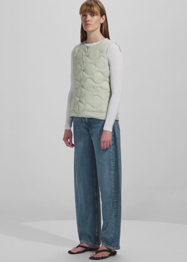 Doudoune ultra-lègère sans manches femme Pyrenex Orite Vest verte pastel